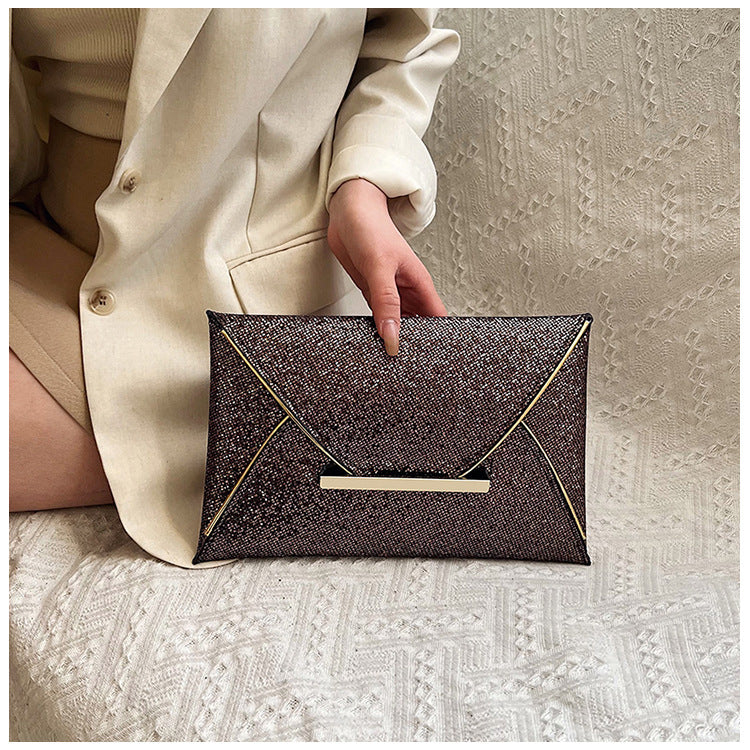 The Stella Clutch