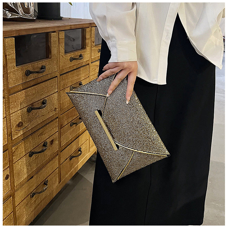 The Stella Clutch